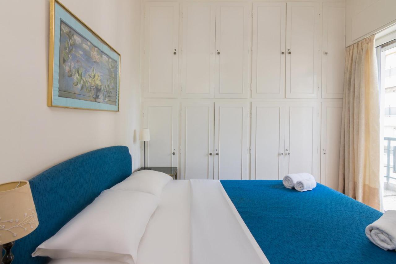 Spacious Apt Next to Marina Flisvo - B&B Athens