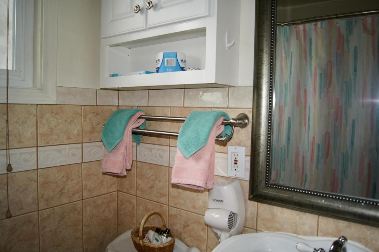 Standard Queen Room