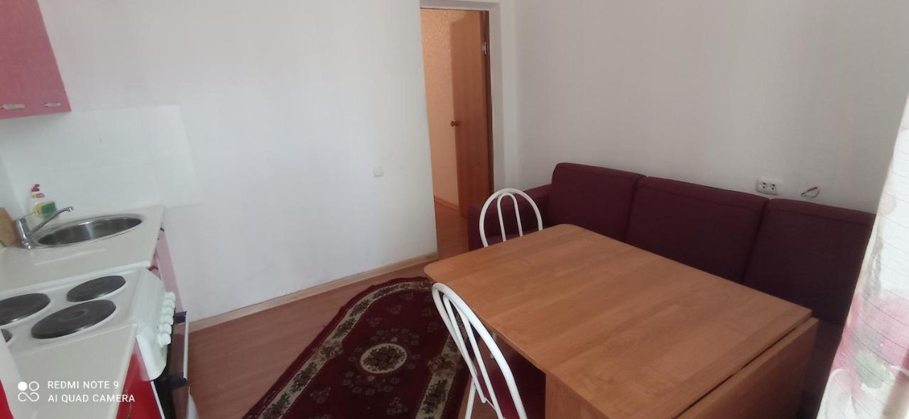 Кенесары Валиханова - Ferienwohnung Astana