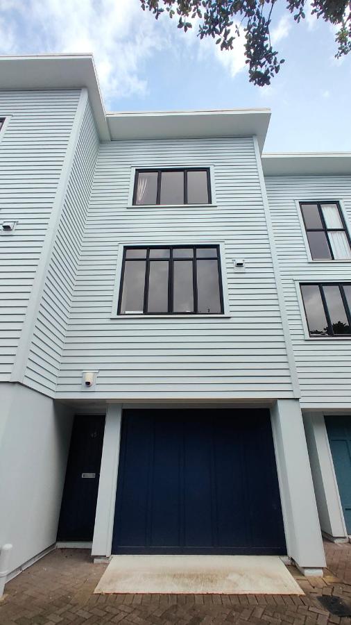 Big Save at St Lukes Quiet House - B&B Auckland