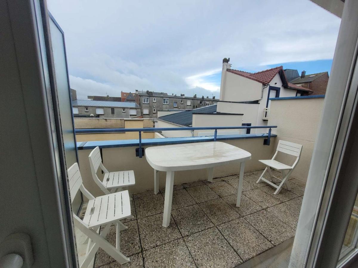 Appartement pour 6 personnes, en centre-ville, avec terrasse exposée Sud, à deux pas de la mer - FR-1-672-34 - B&B Merlimont
