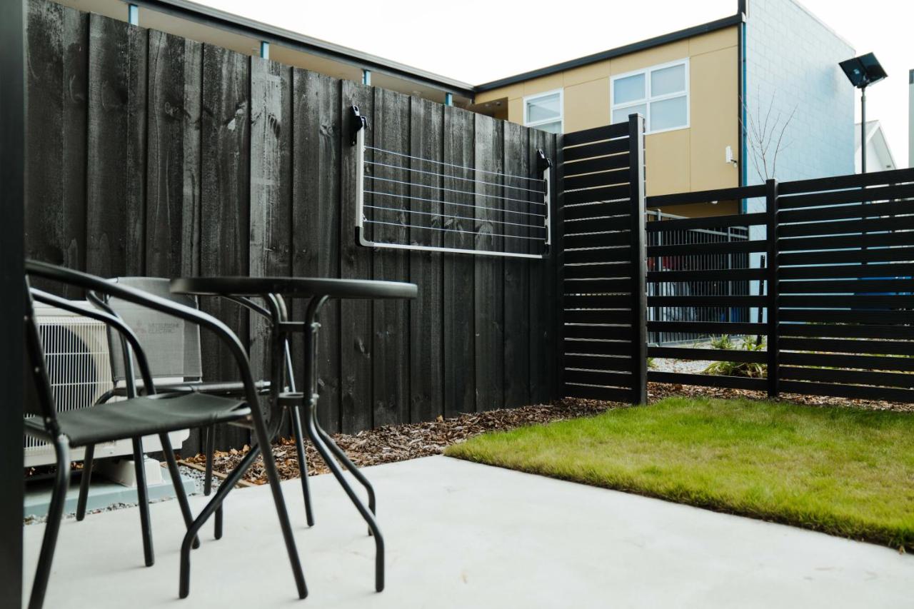 New townhouse, 300m 4 minute walk Te Kaha One New Zealand Stadium, car park, 2 bed 2 bath - Chambres d'hôtes Christchurch
