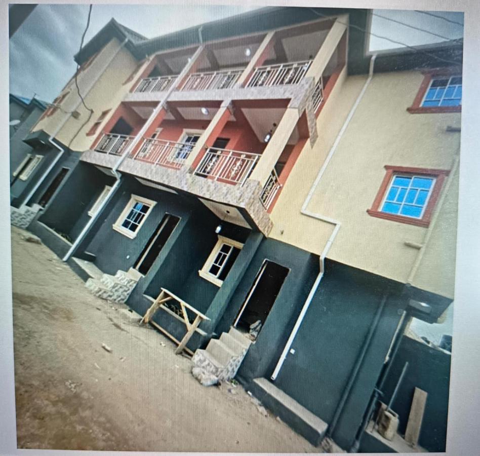 The Inertia Place, Surulere - Lovely 1 bedroom apartment - Chambres d'hôtes Lagos
