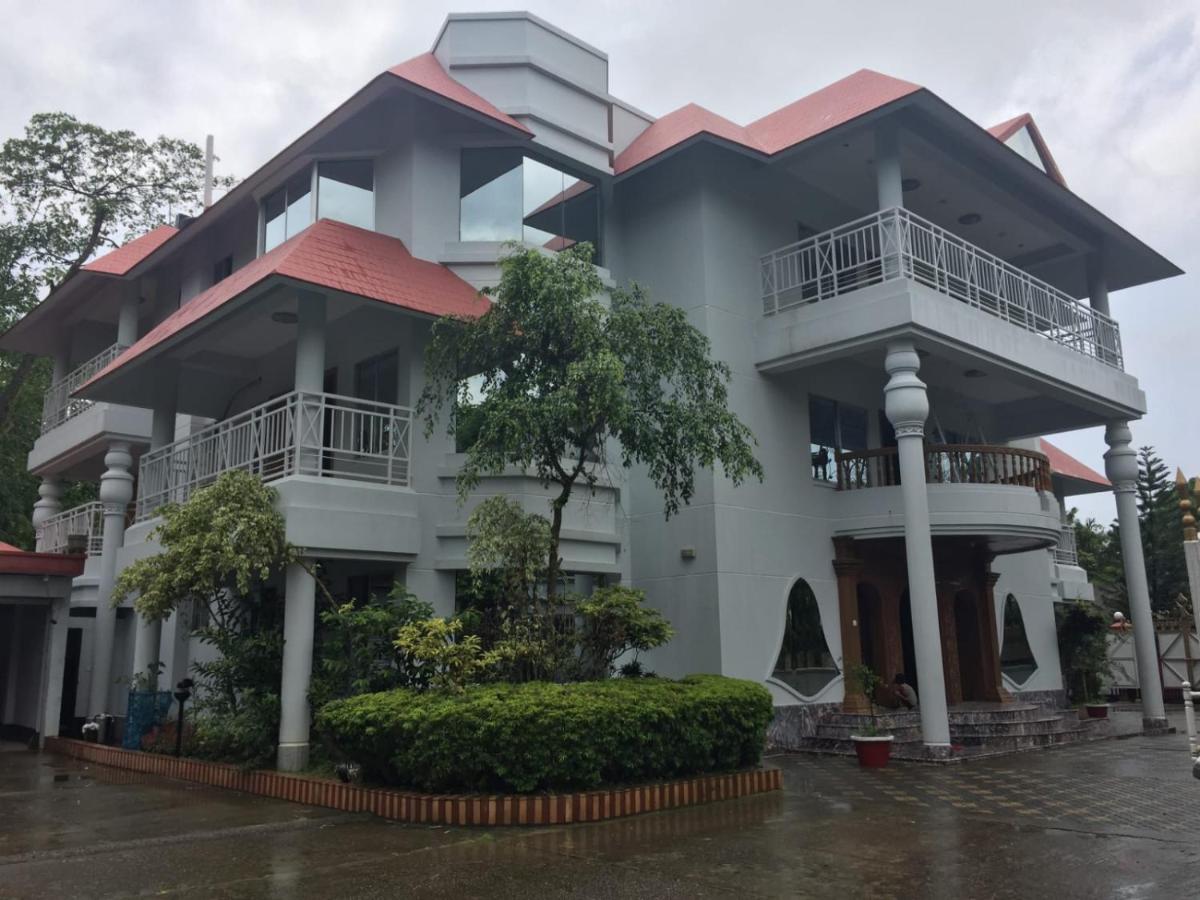 Penthouse in Sylhet - Bed and Breakfast
