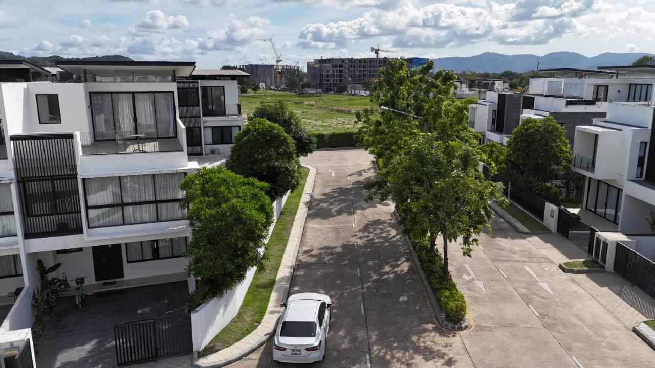 Big Garden Townhouse Laguna Park - Chambres d'hôtes Bang Tao Beach
