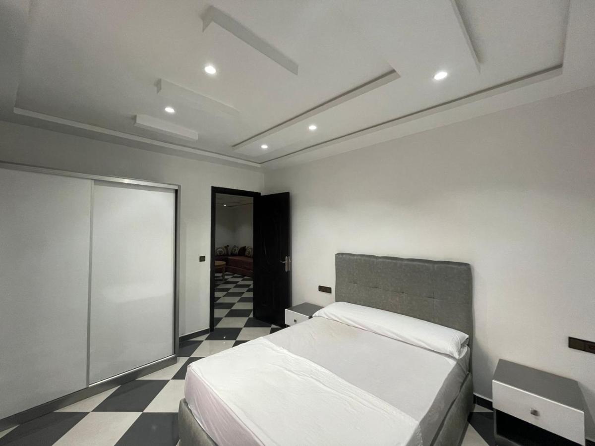 Appartamento con 2 Camere da Letto e Balcone