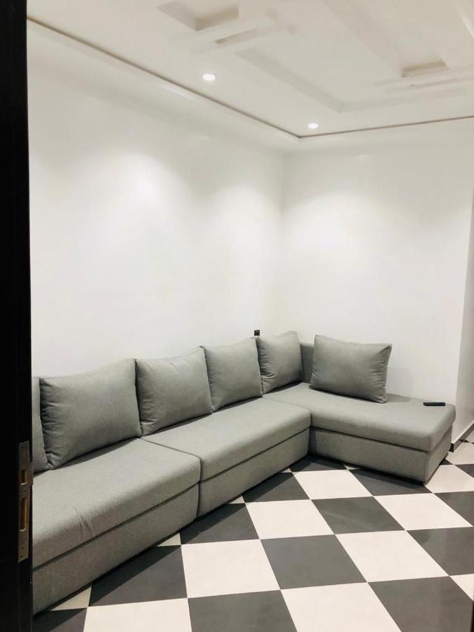 Appartamento con 2 Camere da Letto e Balcone