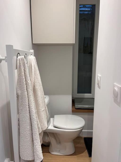 Studio Melun Peaceful Area 5 min to Train Station - Ferienwohnung Melun