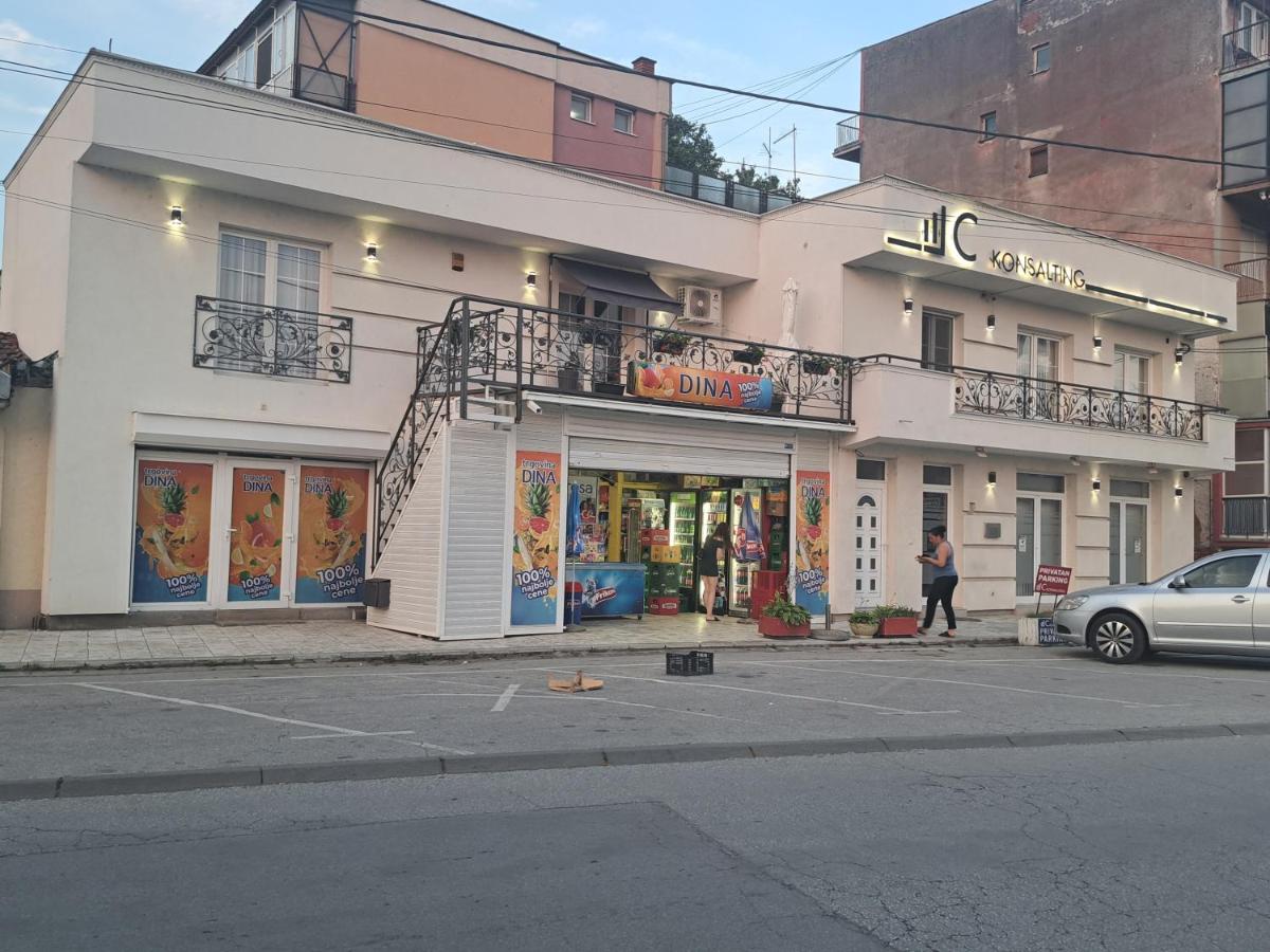 DINA LUX Apartman - B&B Jagodina