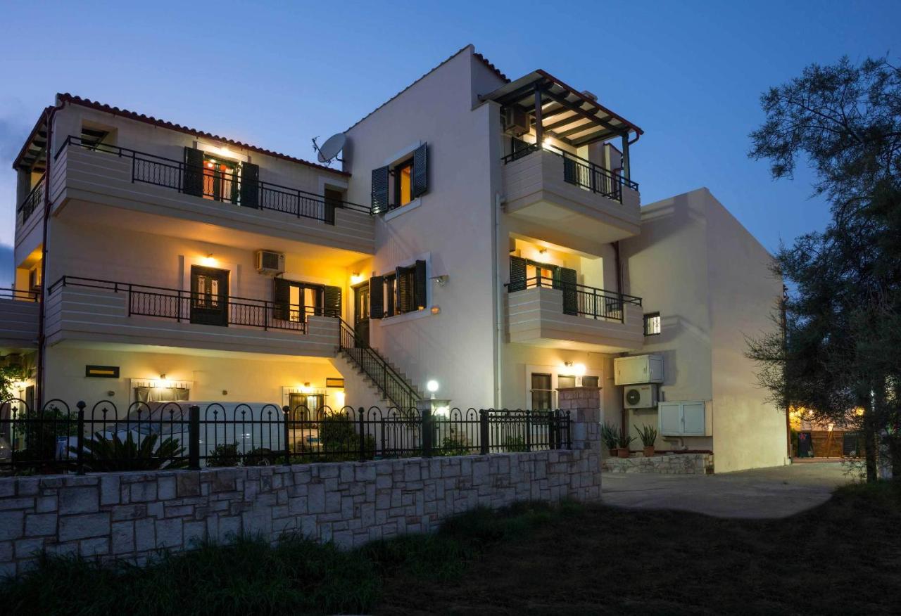 Thalami Apartment - B&B Almirida