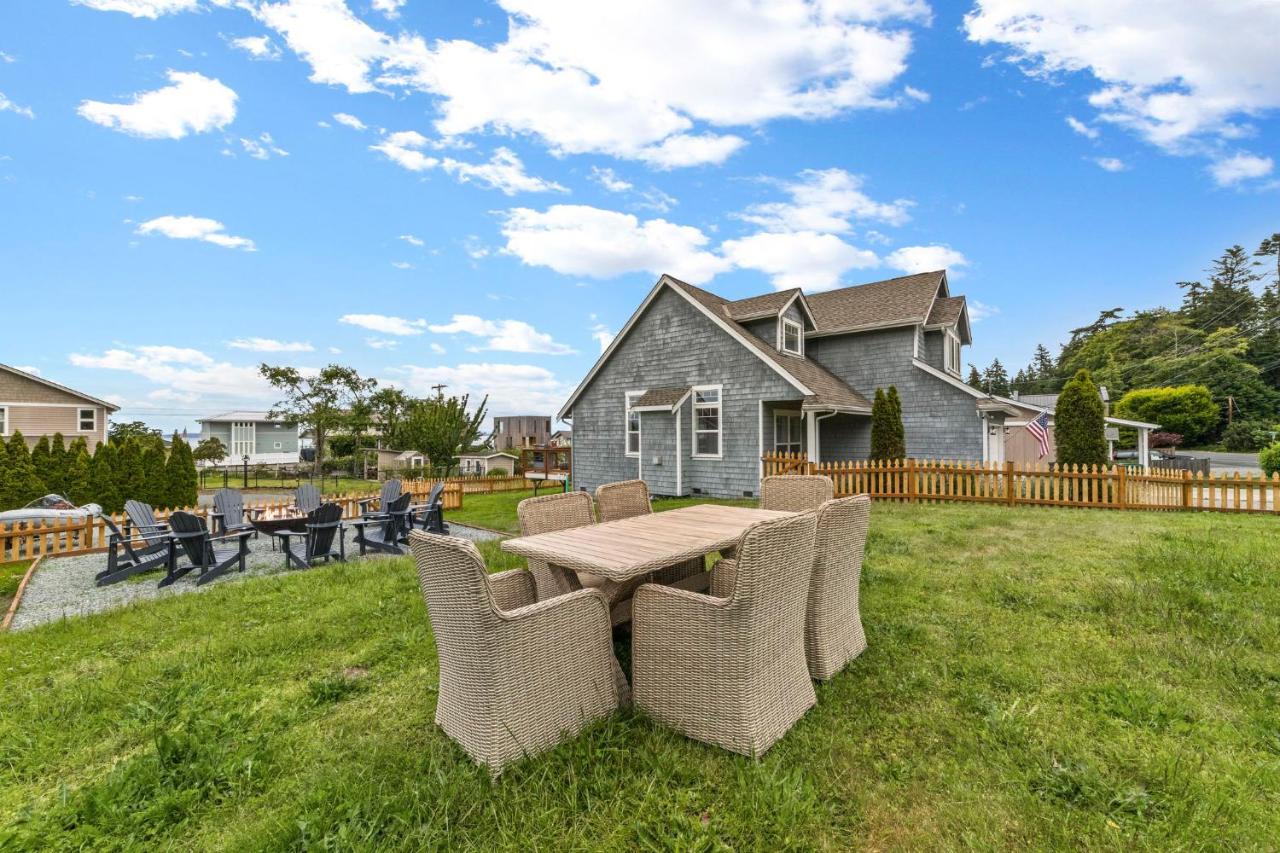 New Utsalady Beach House Camano Island - Bed and Breakfast