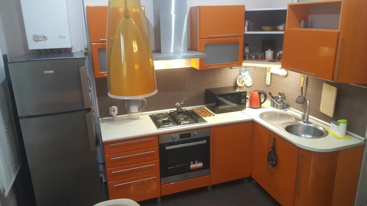 Дуплекс в старом Батуми с видом на церковь - Bed and Breakfast Batoemi