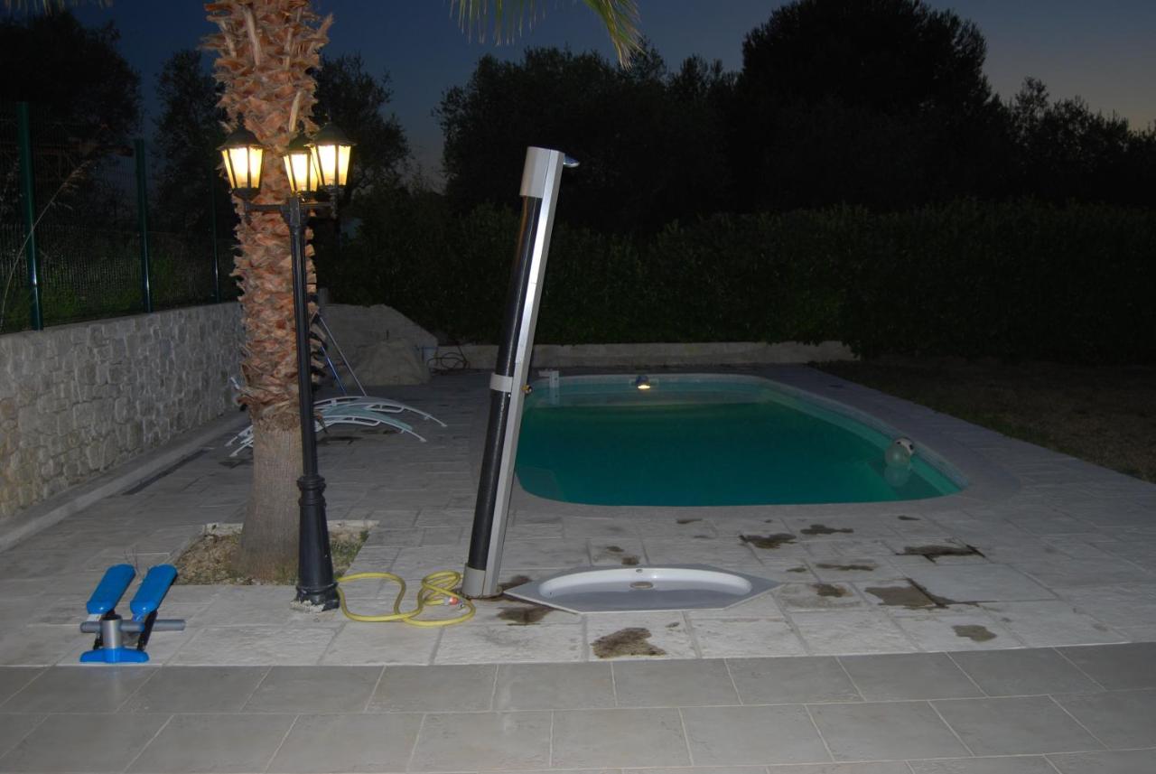 Magnifique studio 2 adultes, 2 enfants Nice, piscine, parking - B&B