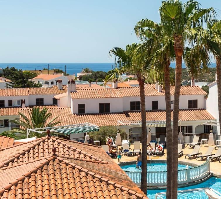 Ático2, vistas al mar y piscina cala enPorter - B&B