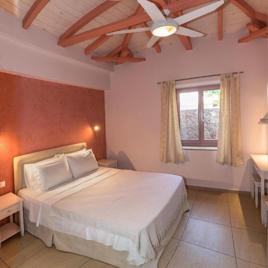 Athena's cottage Stoupa - B&B Stoúpa