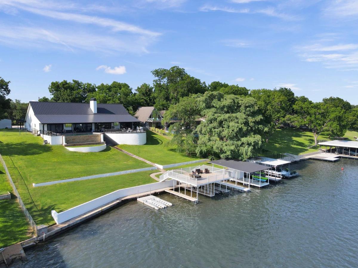 River Oaks Luxury Lakeshore Concierge Services Available - Ferienwohnung
