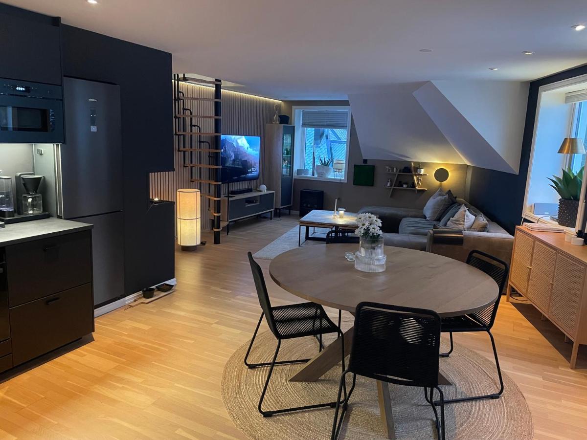 Moderne leilighet med stor terrasse i sentrum - B&B Ålesund