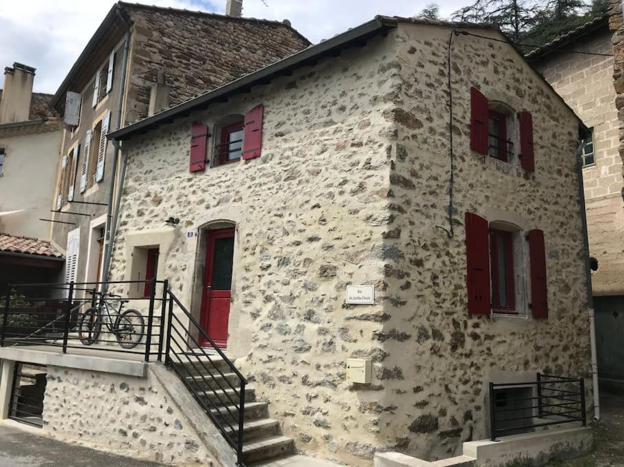 Maison au coeur de la dolce via et via rhona - Bed and Breakfast