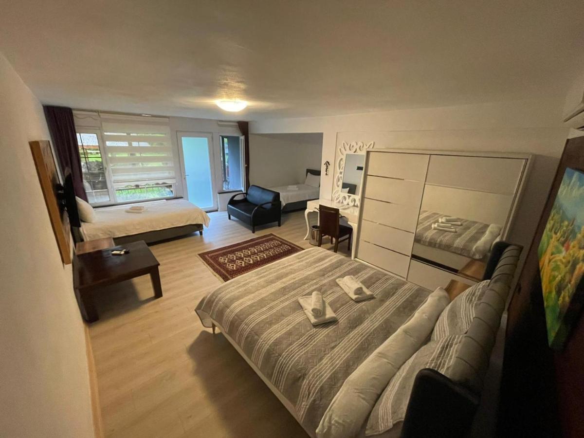 Habitación Familiar con vistas al jardín