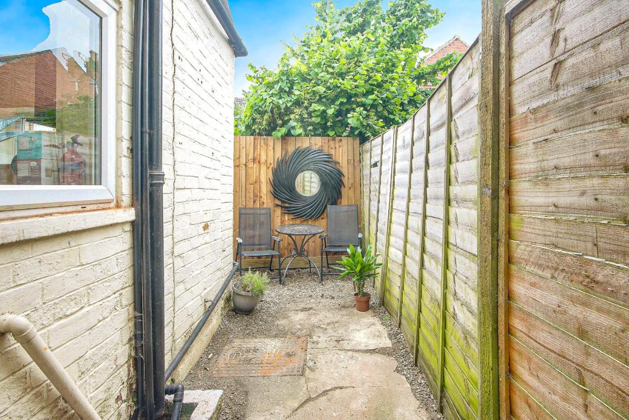 Entire 3 bed house in Gloucester - B&B Gloucester