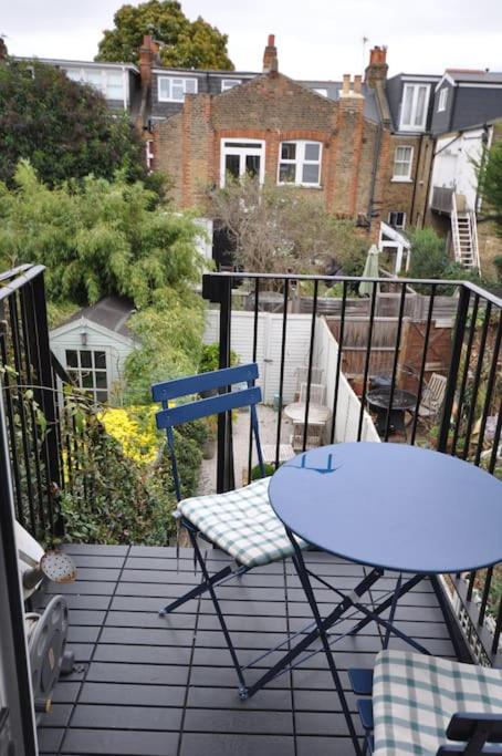 Lovely 2-bed maisonette with garden close to river in Barnes - Mortlake - Ferienwohnung London