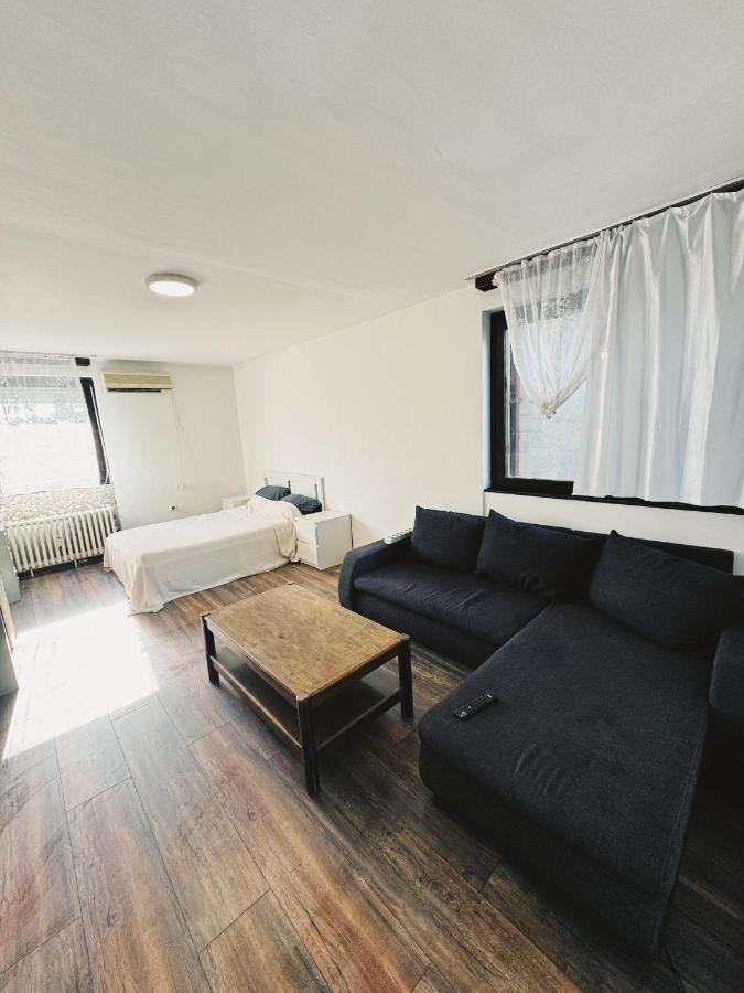 Apt near Big Center - B&B