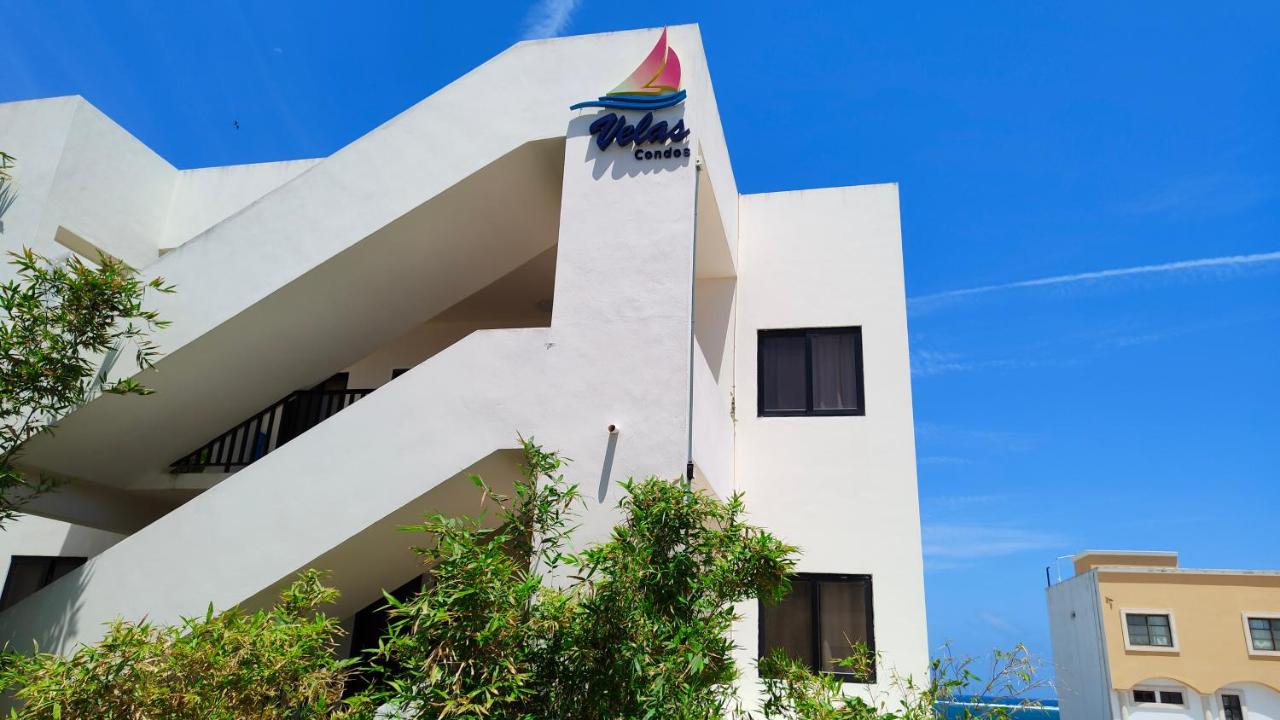Vela's Condos Ocean Front - B&B