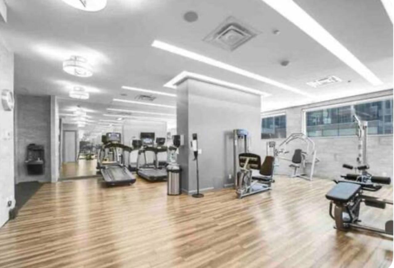Downtown Toronto Condo with Gym & Subway Access - B&B Toronto