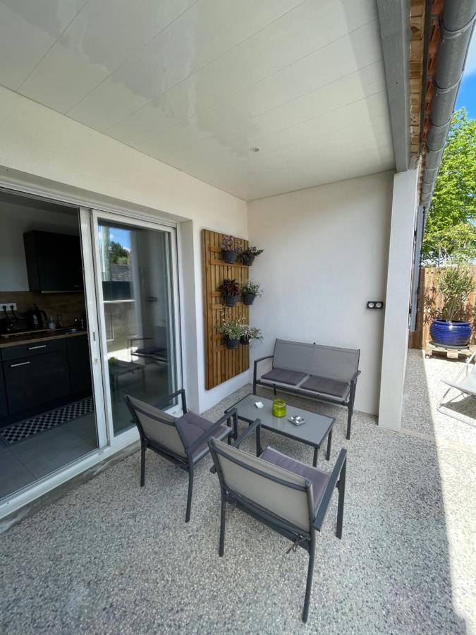 Maison chaleureuse avec terrasse privative proche de la gare et du centre-ville - B&B Rochefort