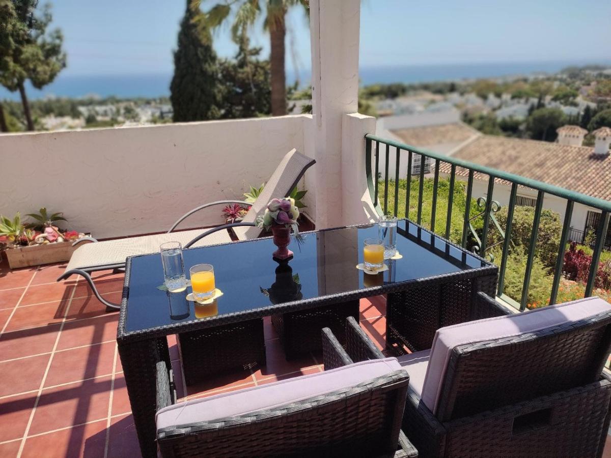 2 Bedrooms Sea View Apartment in Calahonda - B&B