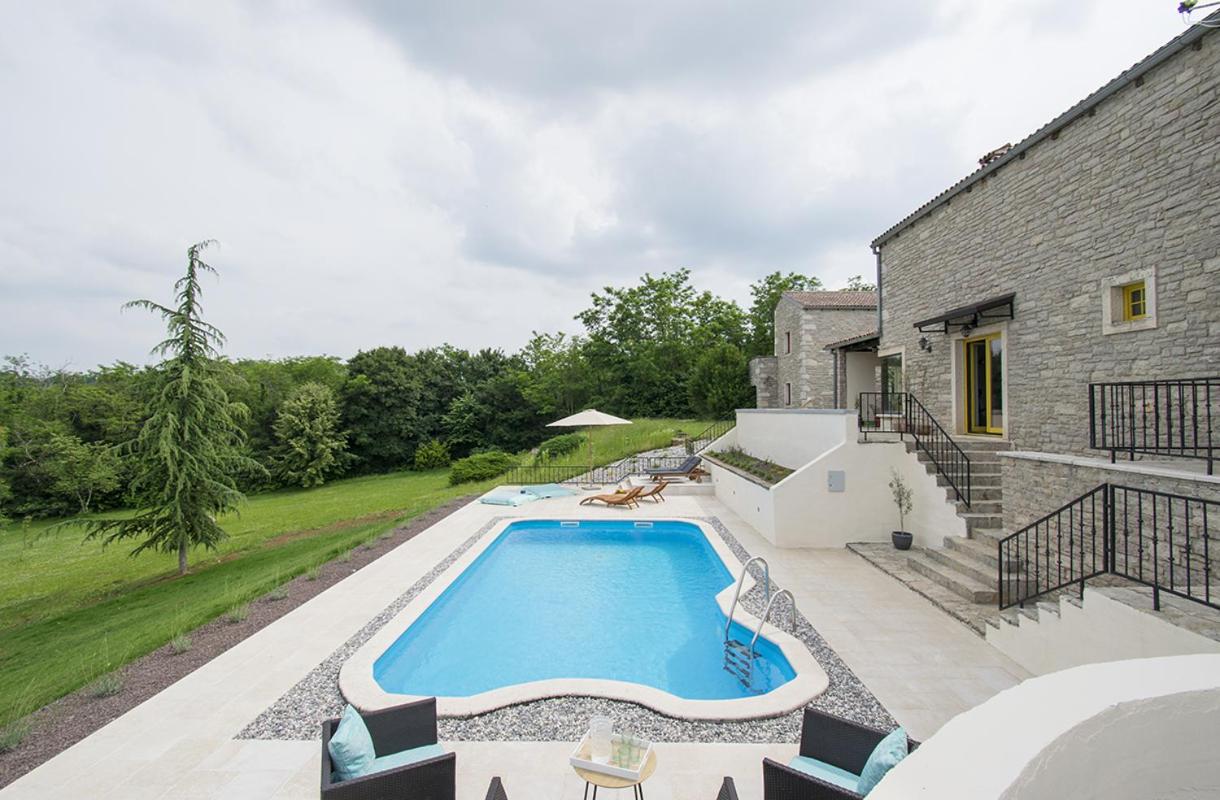 Peaceful Villa with Pool & Sauna, La Casa di Kyra - Chambres d’hôtes Brajkovići