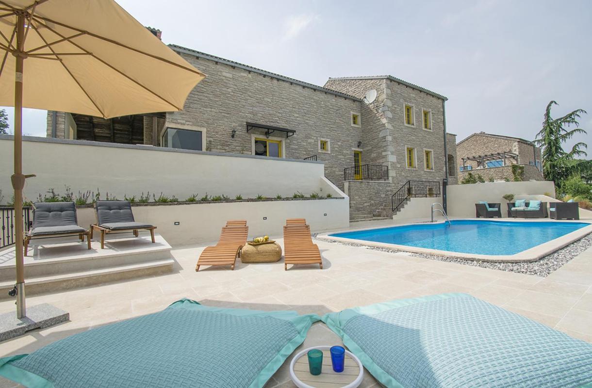 Peaceful Villa with Pool & Sauna, La Casa di Kyra - B&B Brajkovići