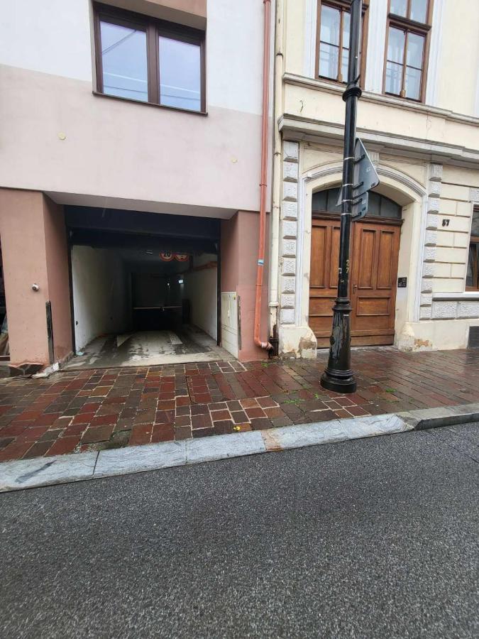 MONAR Exclusive Center FREE Parking in Garage - B&B Košice