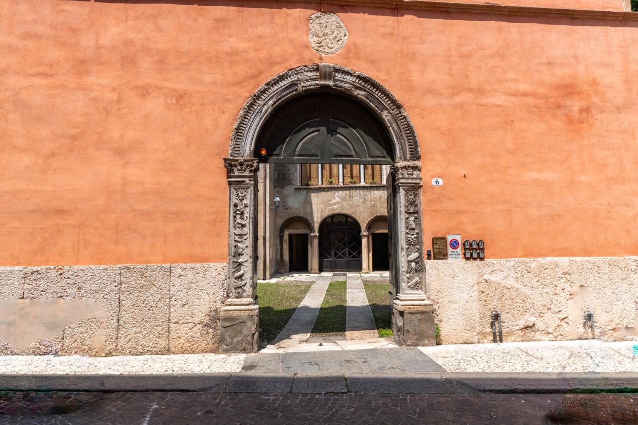Palazzo delle Guglie by Postcardsfrom - B&B