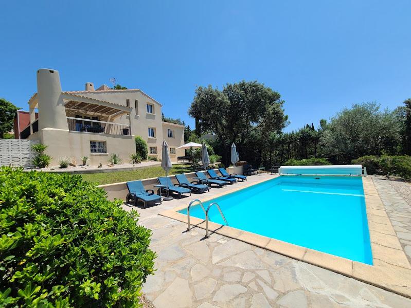 Magnifique villa piscine clim vue dominante 6 couchages - B&B