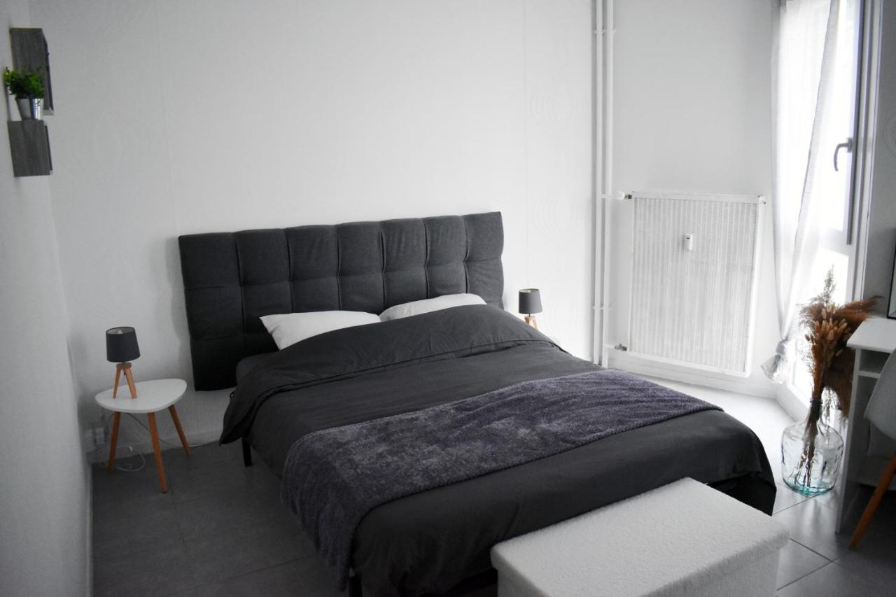 F2 spacieux, commodités et tram à 2 min à pied - B&B Hérouville Saint-Clair