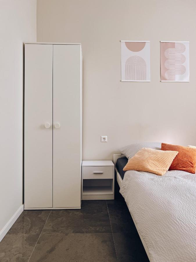 Ferienwohnung, Monteur-Appartment R22 - B&B Freiberg am Neckar