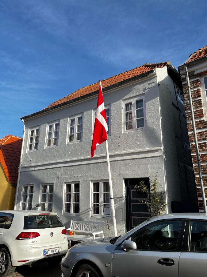 Hyggeligt stort værelse midt i Ribes gamle bydel - B&B Ribe