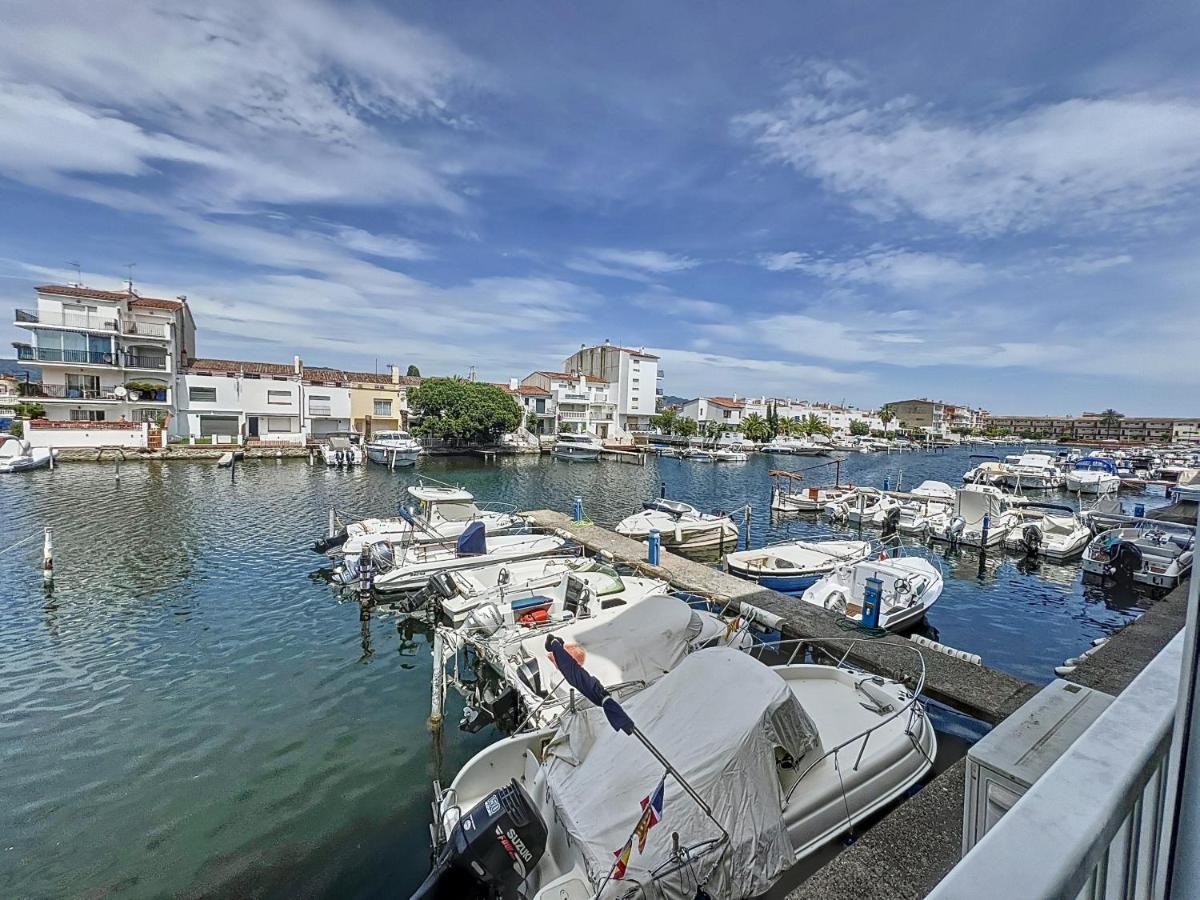 Onada II - Piso vista al Canal y Puerto - Garaje P - Bed and Breakfast Empuriabrava