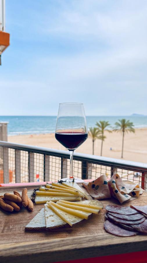 Apartamento primera línea playa San Antonio - Bed and Breakfast