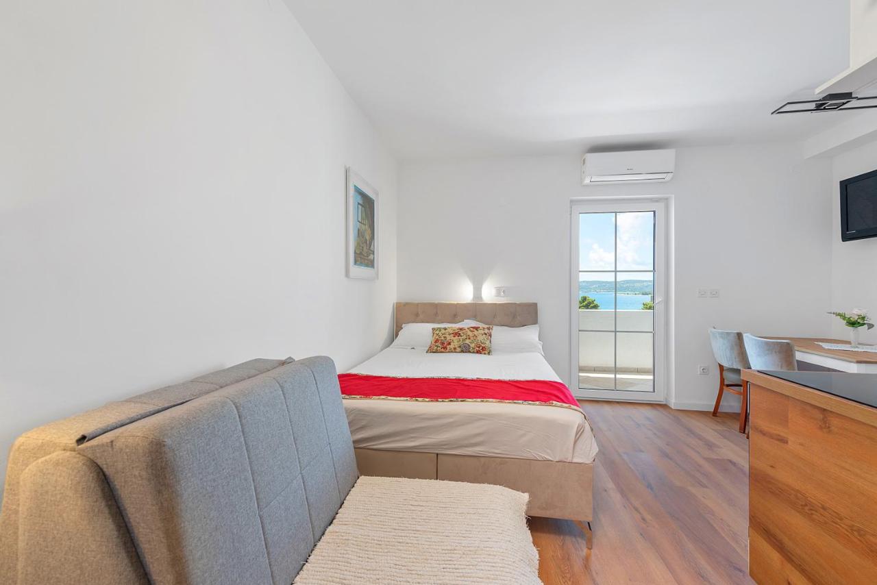 Studio with Sea View