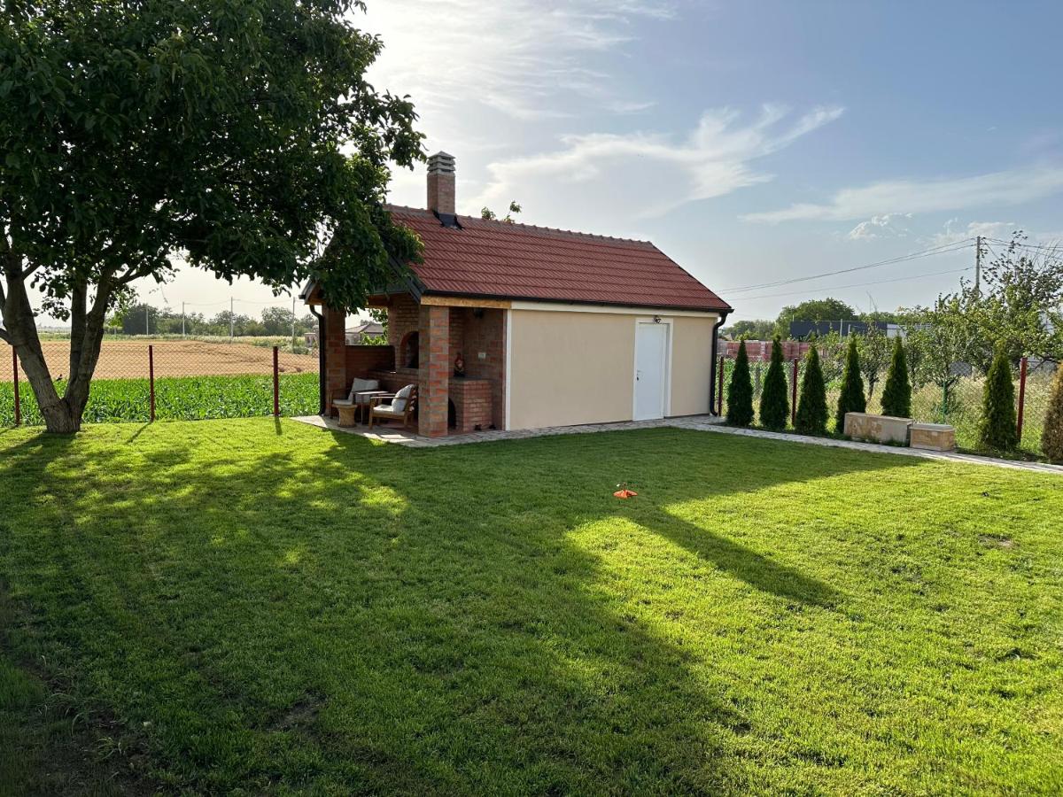 Apartman Aerodrom - Ferienwohnung
