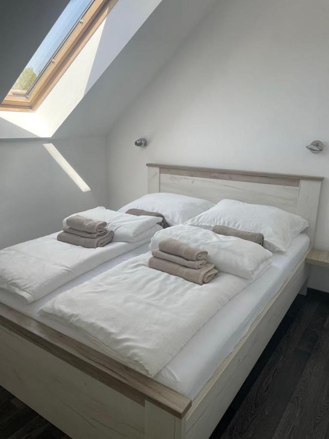 Kis-Hunyad Apartman - B&B