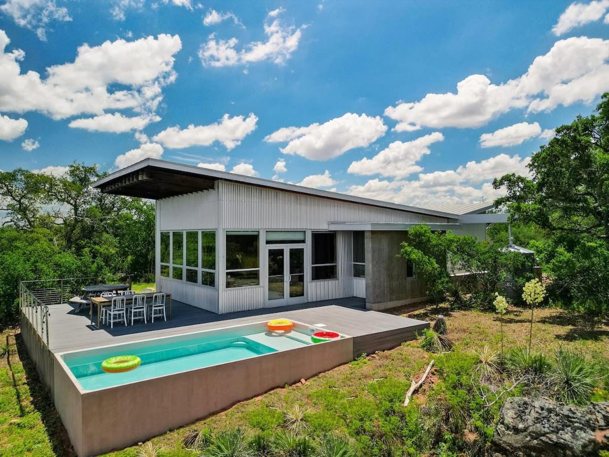 Lazo House - Riverfront with Overlooking Llano River - B&B