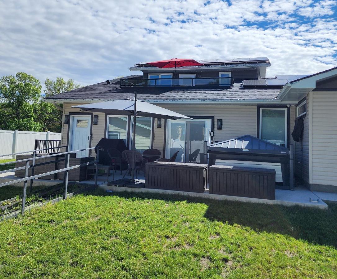Loft with Patio & Hot tub - Ferienwohnung