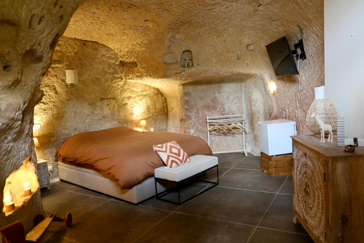 Deluxe Room (2 Adults + 1 Child)