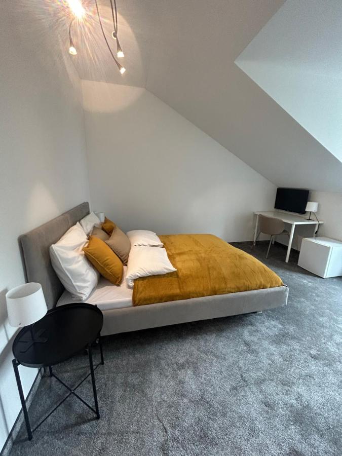 Deluxe Double Room with Shower