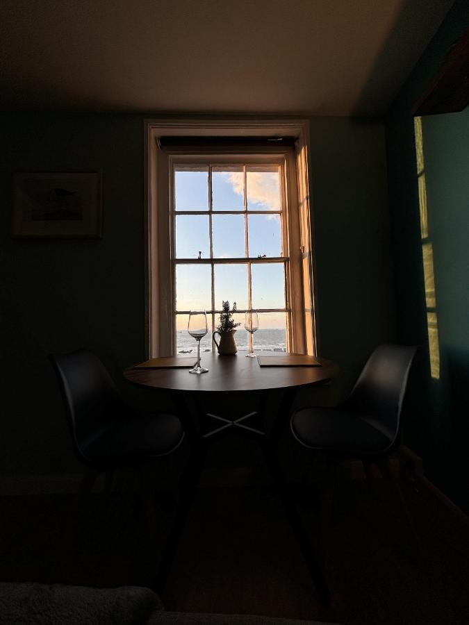 Fort Cresent Sea View Apartment - Bed and Breakfast Margate