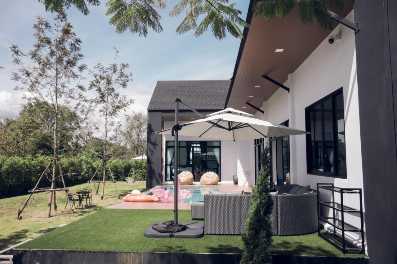 Issara Private Pool Villa Khaoyai - B&B Pak Chong