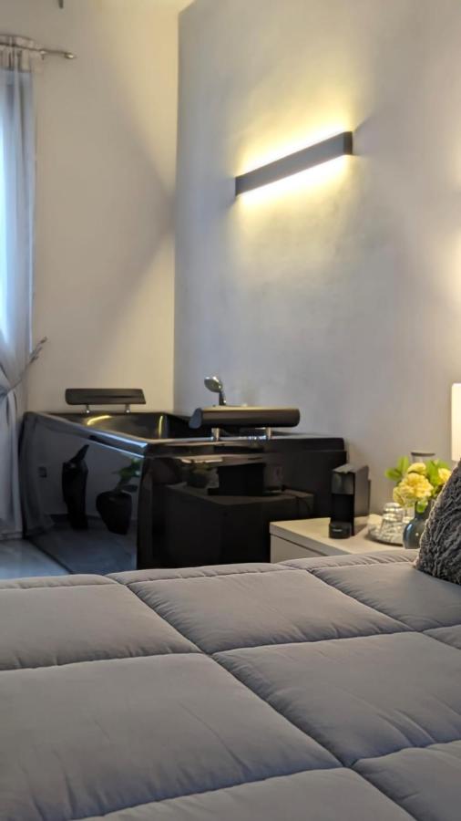 LA VIA DEL SALE accommodations holidays - Bed and Breakfast